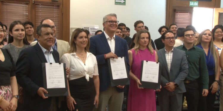 La UPCH firma convenio con la Universidad de Cambridge