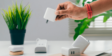 Desconectar el cargador del enchufe es clave para tus finanzas