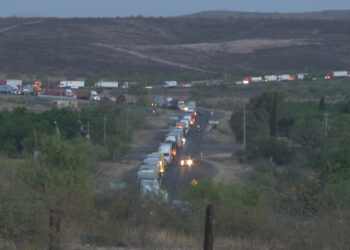 Cerraron transportistas la circulación en la salida a Juárez