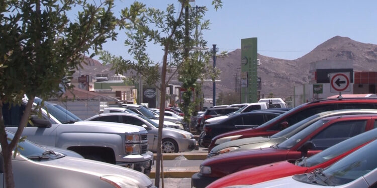 Ciudadanos opinan sobre el uso del transporte público ante saturación vehicular