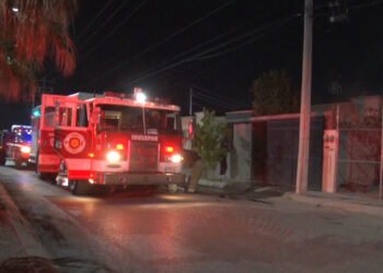 Sujeto intenta prender fuego a su casa en Delicias