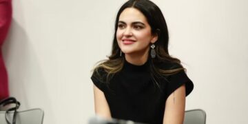 Seguirá llevando Andrea Chávez caravanas de salud y educación pero ya sin su imagen