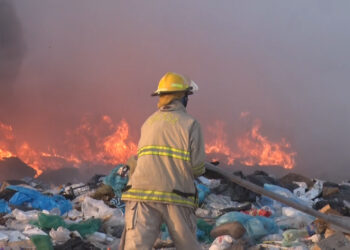 Arde parte de basurero en el municipio de Meoqui
