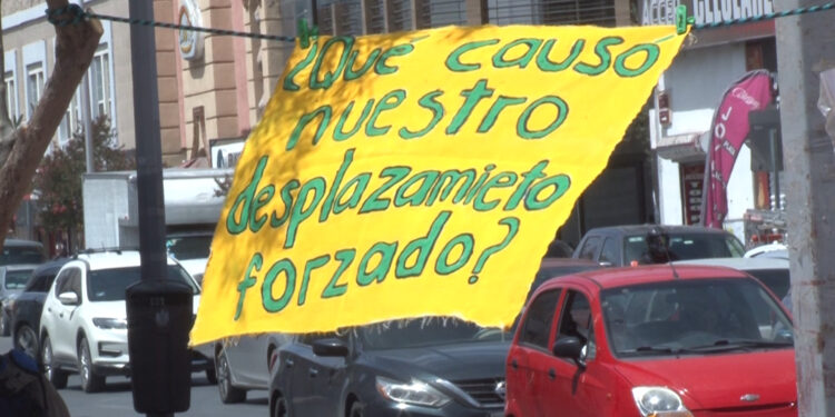 Víctimas de desplazamiento forzado exigen retornos seguros