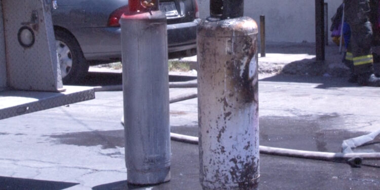 Incendio en tienda de disfraces por fuga de gas