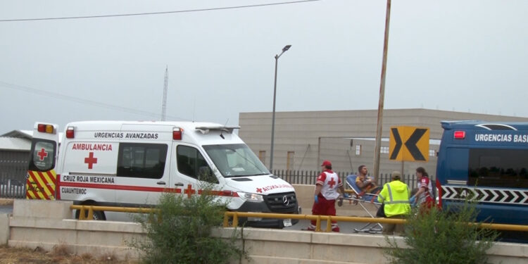 Grave accidente deja a joven atrapado en su vehículo en Cuauhtémoc