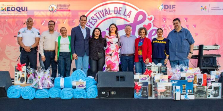 Festejó Miriam Soto junto a más de 500 mamás en Meoqui