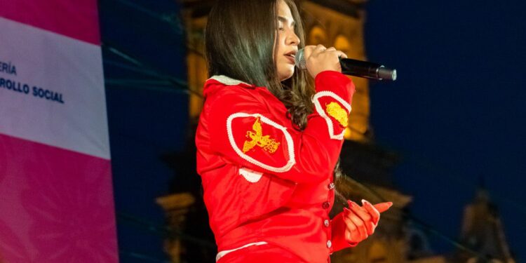 Festejó Miriam Soto junto a más de 500 mamás en Meoqui