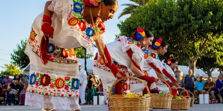 Festejó Miriam Soto junto a más de 500 mamás en Meoqui