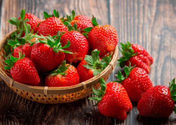 ¿Frutero o el refrigerador? Así puedes conservar mejor las fresas
