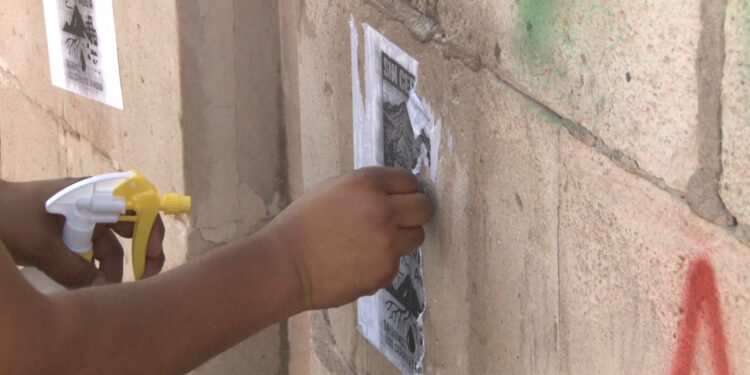 Borran pintas en Palacio de Gobierno tras protesta ambiental