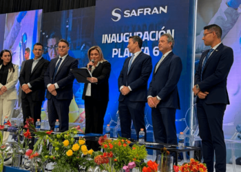Maru Campos asiste a inauguración de nueva planta de Safran en la capital
