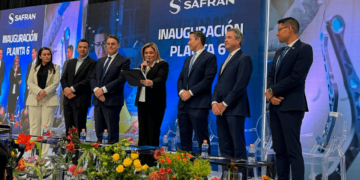 Maru Campos asiste a inauguración de nueva planta de Safran en la capital
