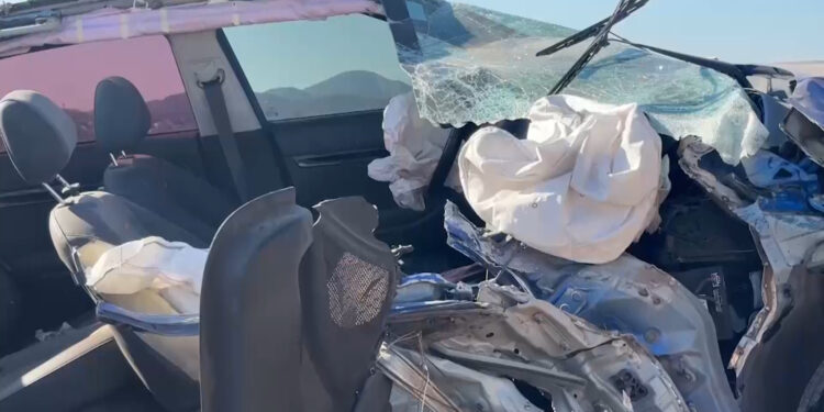 Se vuelca conductor en el Periférico de la Juventud