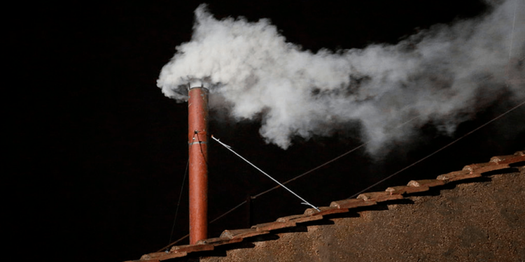 Habemus Papam: El Cónclave ha elegido al nuevo Pontífice