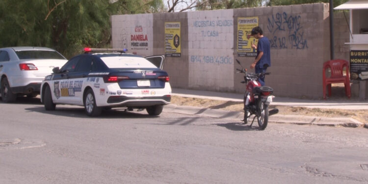 Motociclista sufre fractura tras choque en la colonia Quinta Real