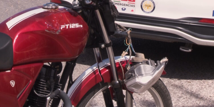 Motociclista sufre fractura tras choque en la colonia Quinta Real