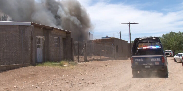 Incendio en Cuauhtémoc moviliza a cuerpos de emergencia