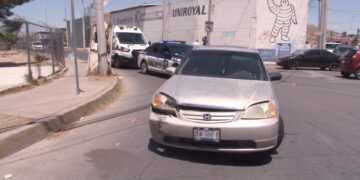 Choque en la Robinson deja dos adultos mayores heridos