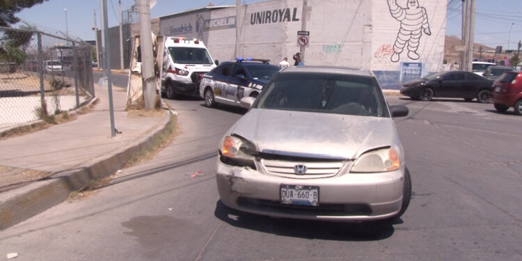 Choque en la Robinson deja dos adultos mayores heridos