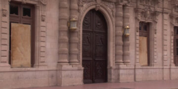 Protegen Palacio de Gobierno por plantón de maestros