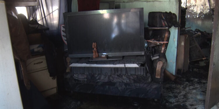 Hombre rescata a su perro de un incendio en Meoqui