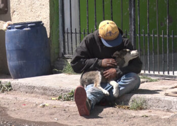 Hombre rescata a su perro de un incendio en Meoqui
