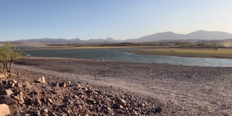 Rescataron a hombre a punto de ahogarse en la Presa Chihuahua