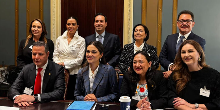 Senadores mexicanos rechazan impuesto a remesas en EE. UU.