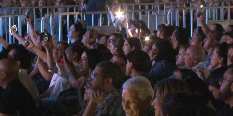 Chihuahuenses disfrutaron una noche de rock sinfónico