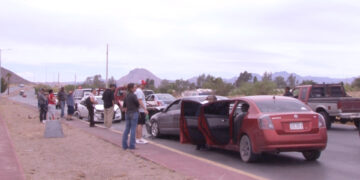 Carambola terminó en volcadura en la Vialidad Sacramento