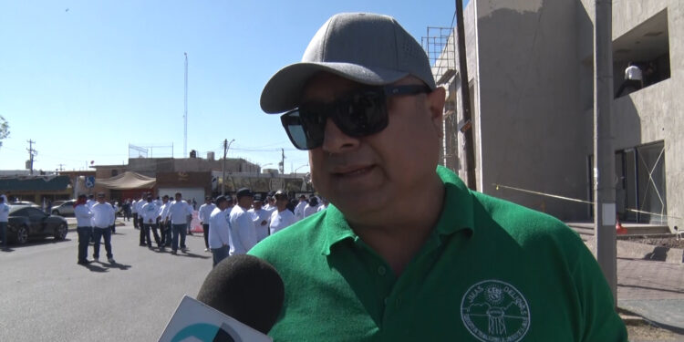 Trabajadores sindicalizados marchan en Delicias