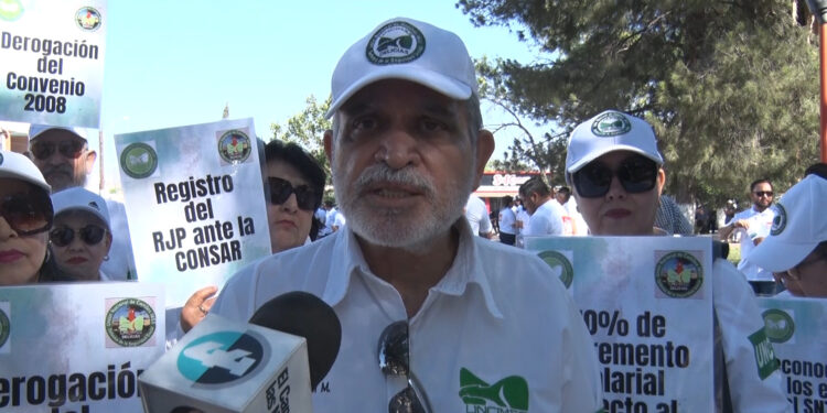Trabajadores sindicalizados marchan en Delicias