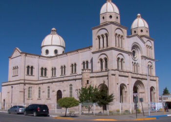Indigna robo de arreglo floral en catedral de Cuauhtémoc