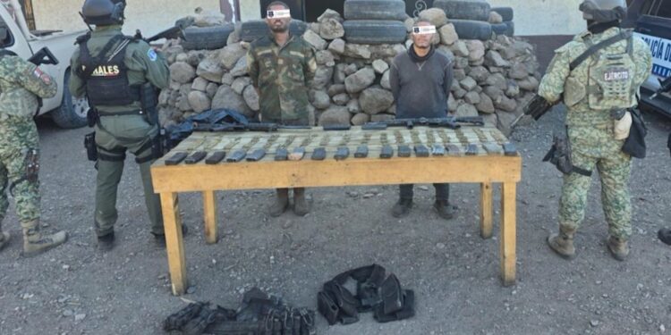 Capturan a dos sujetos armados en Madera