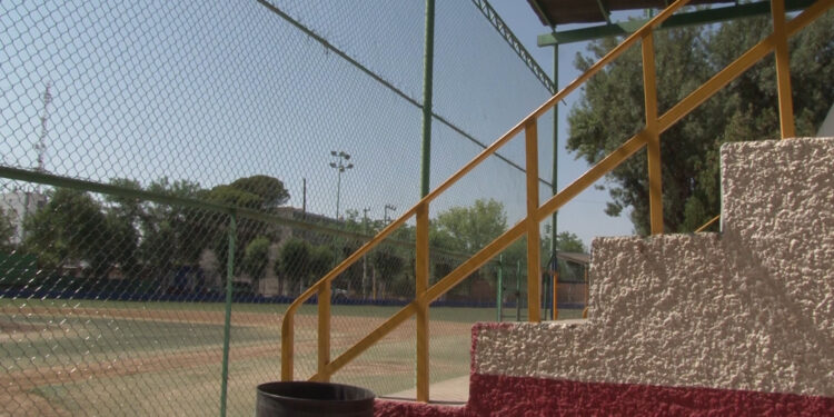 Instalan sistema de agua en escuela de beisbol Tarahumara