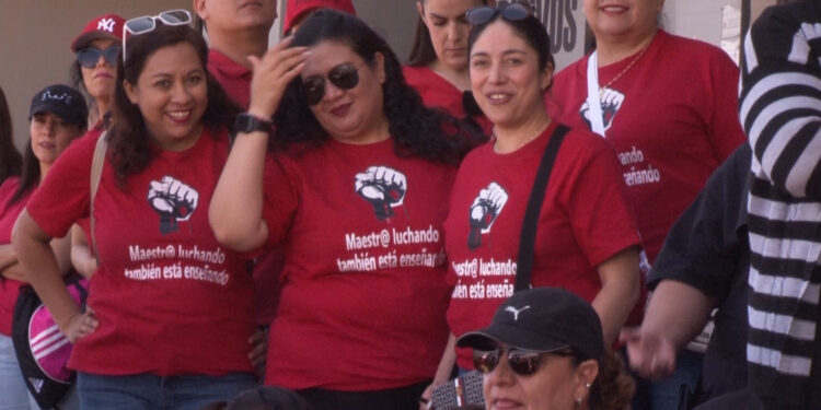 Toman oficinas del SNTE por reforma al ISSSTE