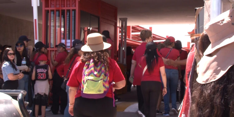 Toman oficinas del SNTE por reforma al ISSSTE