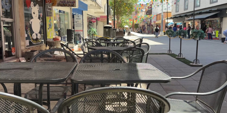 Centro de Chihuahua luce despejado por el día de asueto