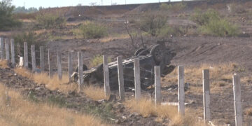 Vuelca tras ser golpeado por una pickup en Meoqui