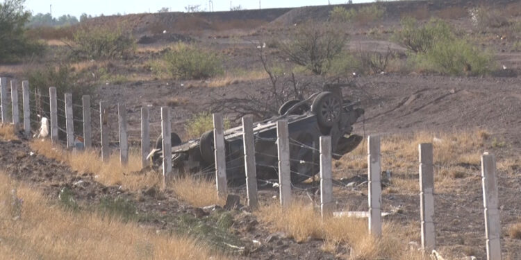 Vuelca tras ser golpeado por una pickup en Meoqui
