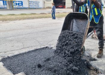 Atenderán cuatro colonias con el programa de bacheo