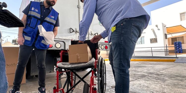 Entregan 12 sillas de ruedas al DIF Municipal para personas con discapacidad