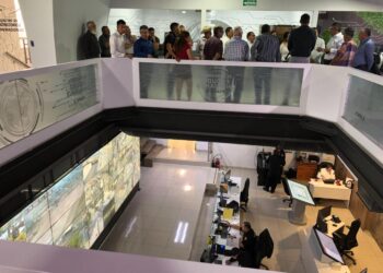 Informan a pequeños comerciantes sobre programas de seguridad