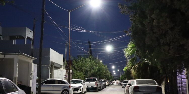 Finalizan instalación de lámparas LED en la colonia Robinson