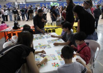 Festejan a hijos e hijas de trabajadores de la Fiscalía de Distrito Zona Occidente