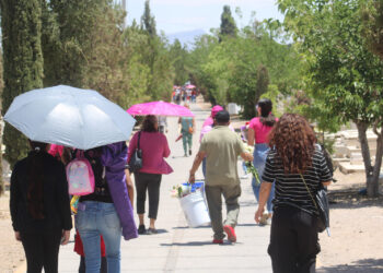 Visitaron chihuahuenses panteones municipales del 9 al 11 de mayo