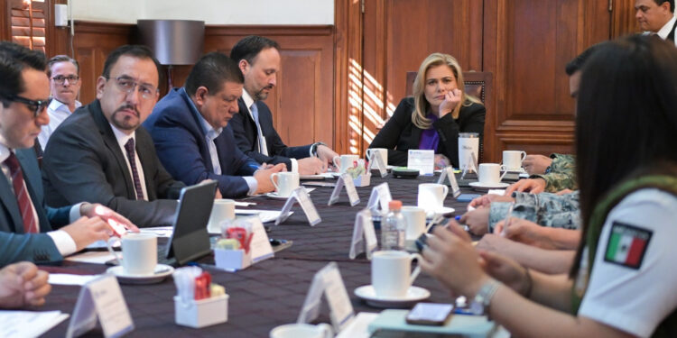 Maru Campos encabeza sesión de seguridad en Palacio de Gobierno