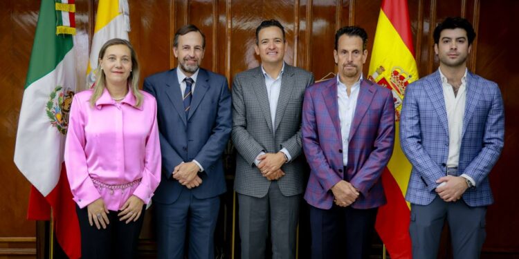 Recibe alcalde de Chihuahua al cónsul de España en Monterrey