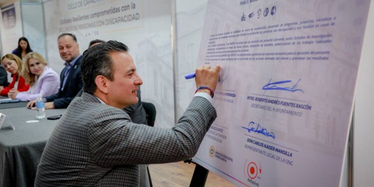 Firma Chihuahua convenio con ONG de Chile para inclusión en emergencias